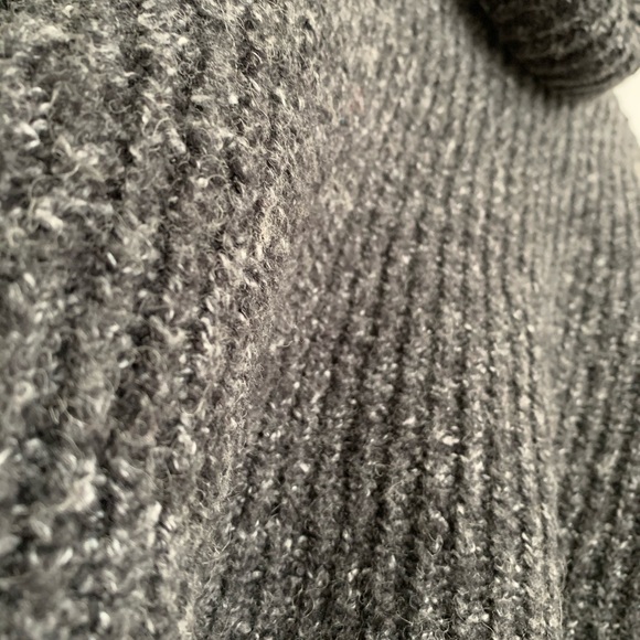 Forever 21 Crop turtleneck - Picture 3 of 4